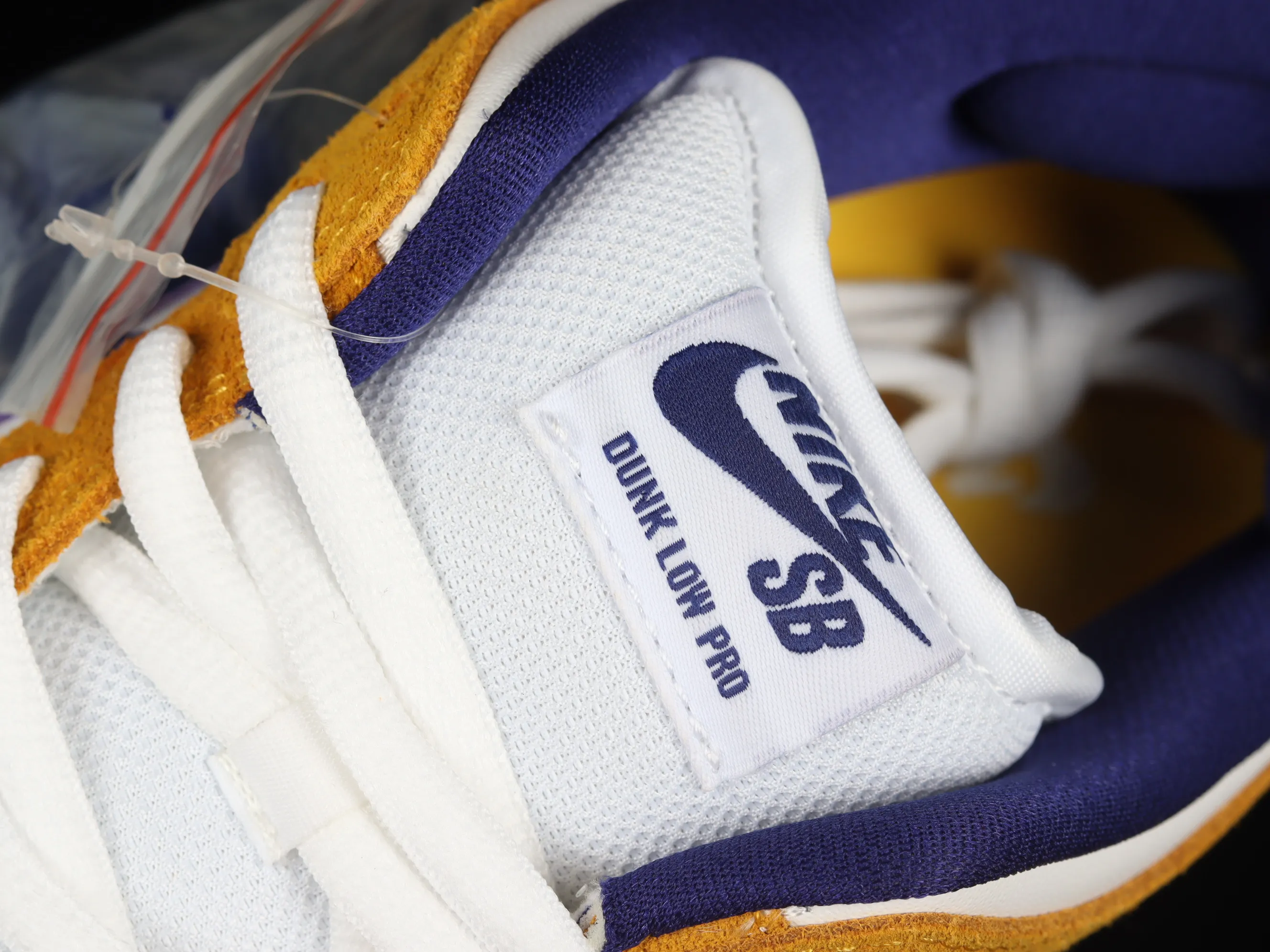 All Categories Nk SB Dunk Series Nk SB Dunk Low Low-top Sneakers Nk SB Dunk Low "Laser Orange" Purple Gold Little Lakers SB Smashing Backboard Fashion Casual Sneakers BQ6817-800